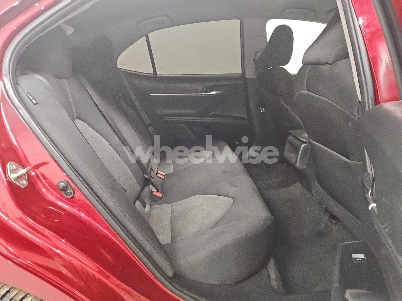 Photo 10 of 2019 TOYOTA CAMRY L (VIN 4T1B11HK1KU790627)