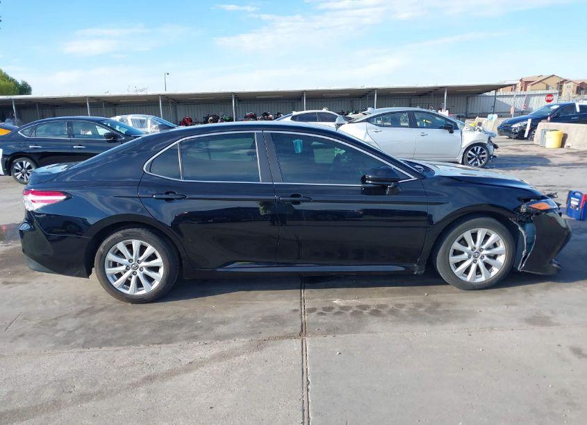 Photo 13 of 2019 Toyota Camry LE (VIN 4T1B11HK1KU811511)