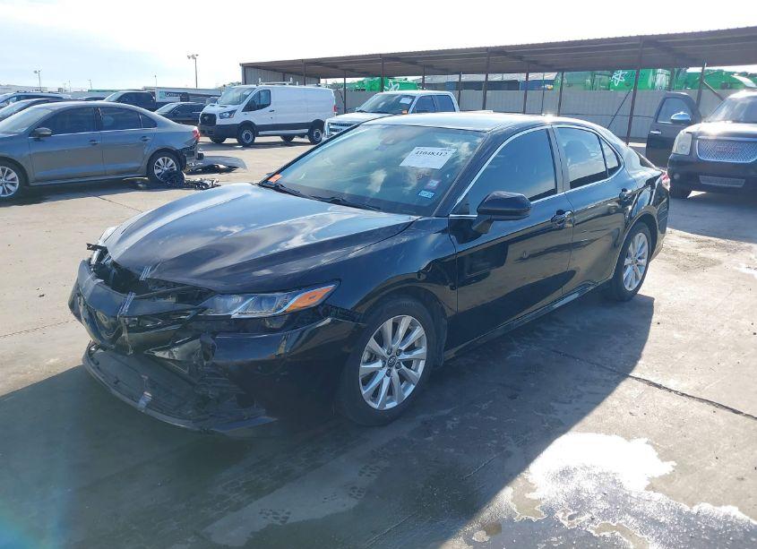 Photo 2 of 2019 Toyota Camry LE (VIN 4T1B11HK1KU811511)