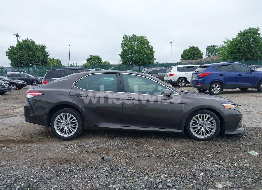 Photo 13 of 2019 Toyota Camry XLE (VIN 4T1B11HK1KU819432)