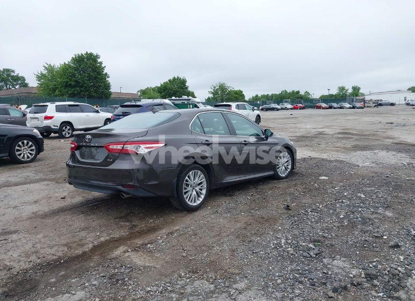 Photo 4 of 2019 Toyota Camry XLE (VIN 4T1B11HK1KU819432)