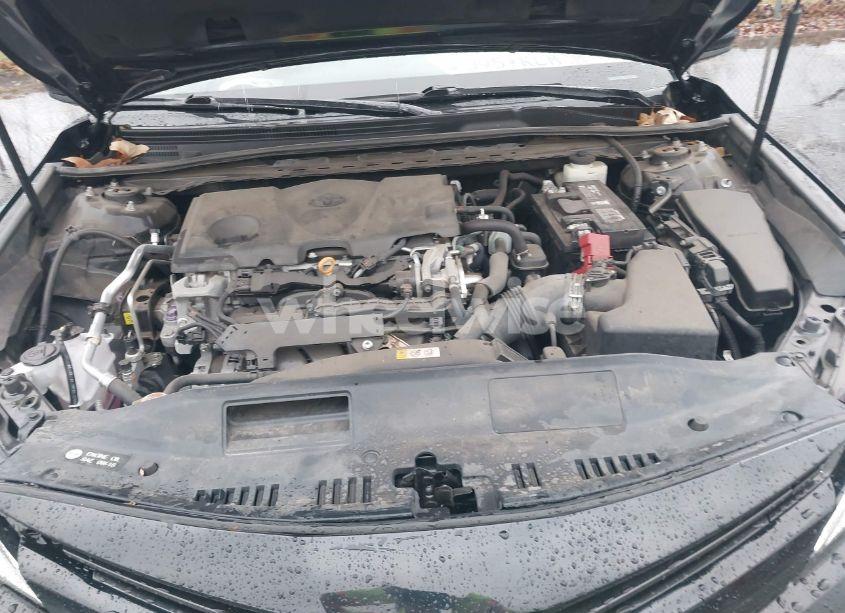 Photo 10 of 2018 Toyota Camry LE (VIN 4T1B11HK2JU005353)