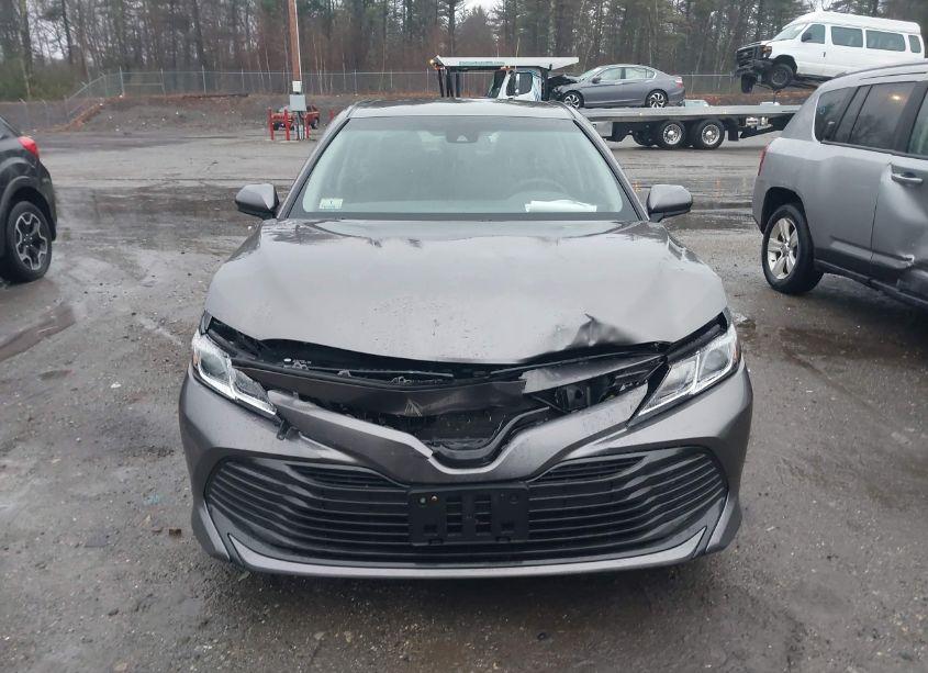 Photo 12 of 2018 Toyota Camry LE (VIN 4T1B11HK2JU008009)