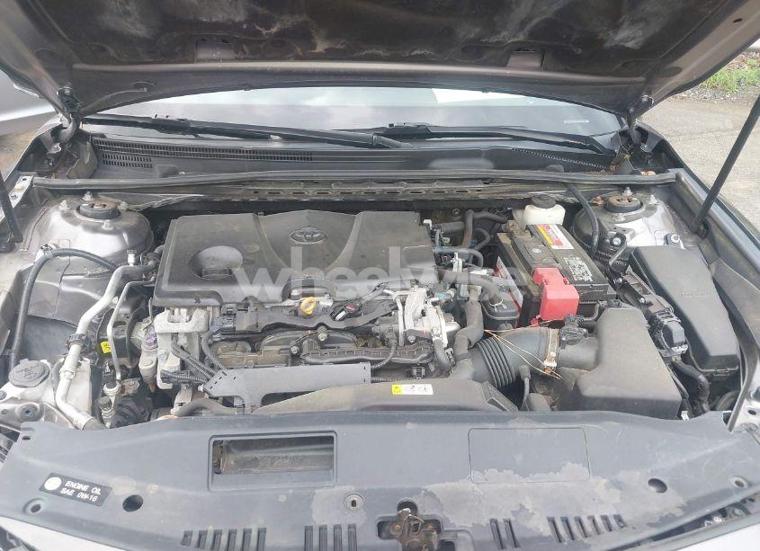 Photo 10 of 2018 Toyota Camry LE (VIN 4T1B11HK2JU014215)