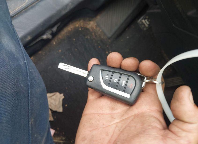 Photo 11 of 2018 Toyota Camry SE (VIN 4T1B11HK2JU018877)