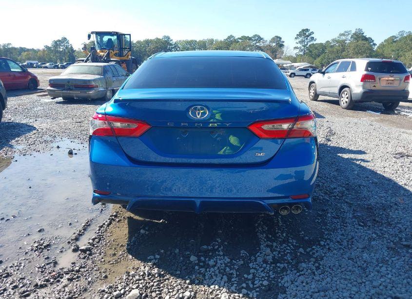 Photo 16 of 2018 Toyota Camry SE (VIN 4T1B11HK2JU024176)