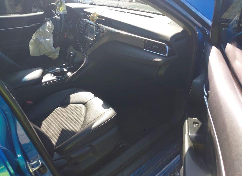 Photo 5 of 2018 Toyota Camry SE (VIN 4T1B11HK2JU024176)