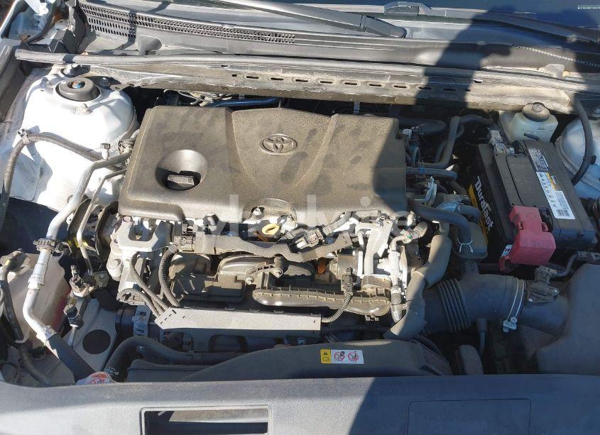 Photo 10 of 2018 Toyota Camry L (VIN 4T1B11HK2JU041365)