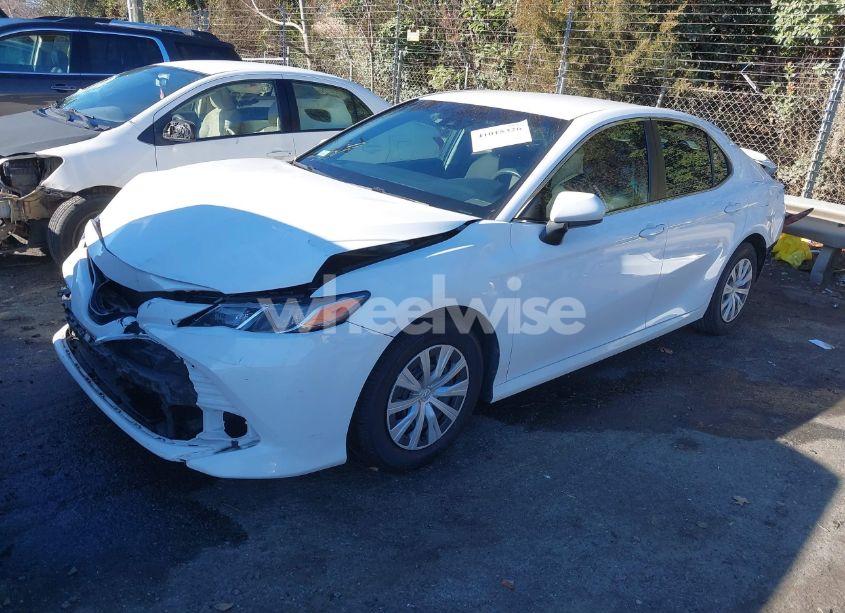 Photo 2 of 2018 Toyota Camry L (VIN 4T1B11HK2JU041365)