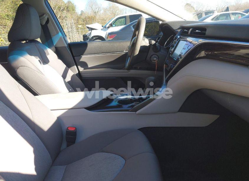 Photo 5 of 2018 Toyota Camry L (VIN 4T1B11HK2JU041365)