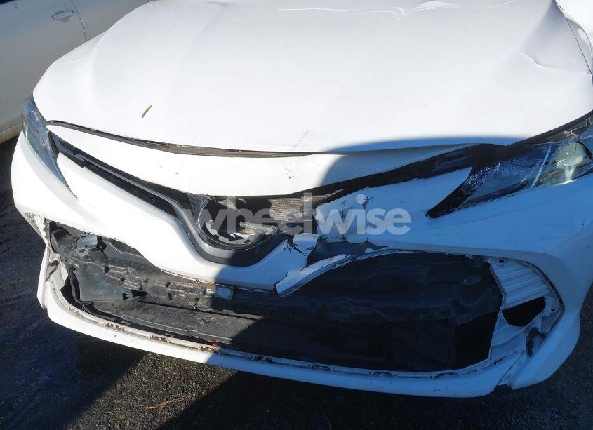 Photo 6 of 2018 Toyota Camry L (VIN 4T1B11HK2JU041365)