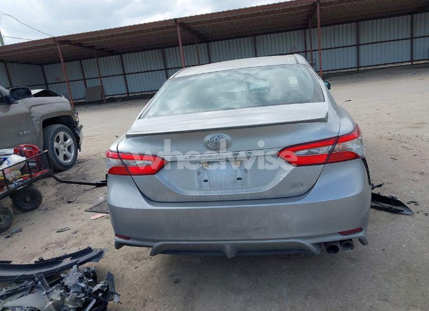 Photo 16 of 2018 Toyota Camry SE (VIN 4T1B11HK2JU070977)