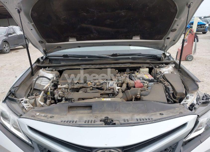Photo 10 of 2018 Toyota Camry SE (VIN 4T1B11HK2JU079694)