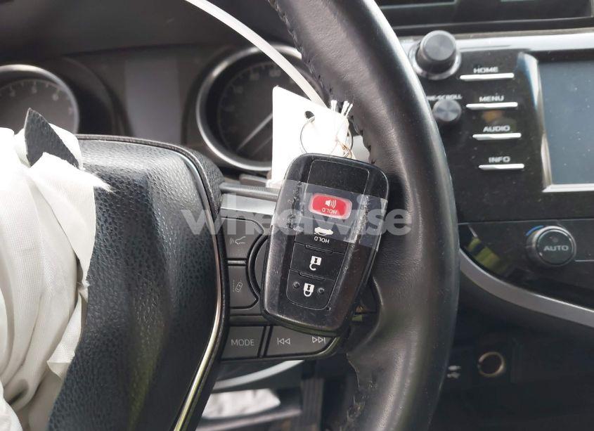 Photo 11 of 2018 Toyota Camry SE (VIN 4T1B11HK2JU079694)