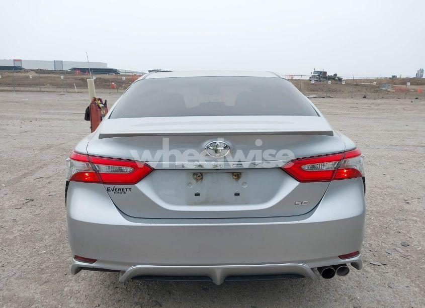 Photo 16 of 2018 Toyota Camry SE (VIN 4T1B11HK2JU079694)