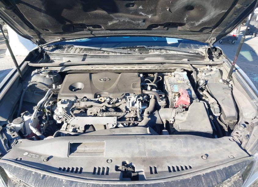 Photo 10 of 2018 Toyota Camry LE (VIN 4T1B11HK2JU133575)