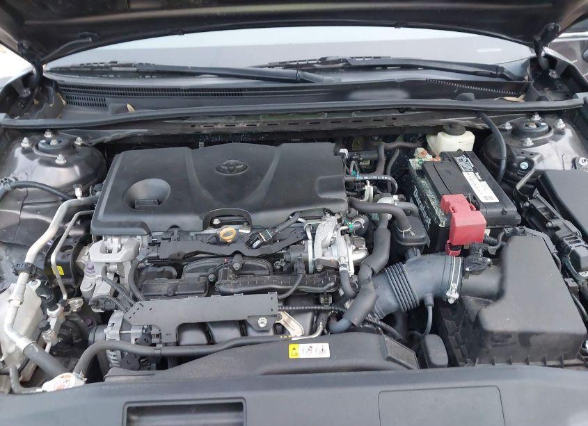 Photo 10 of 2018 Toyota Camry LE (VIN 4T1B11HK2JU136847)