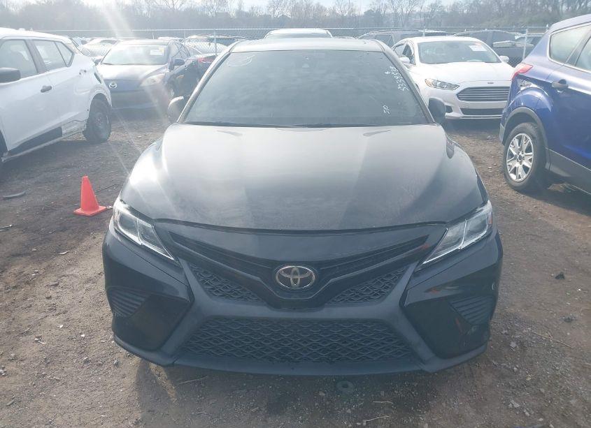 Photo 12 of 2018 Toyota Camry SE (VIN 4T1B11HK2JU148495)