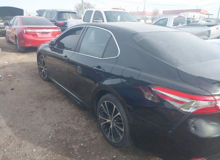 Photo 14 of 2018 Toyota Camry SE (VIN 4T1B11HK2JU148495)