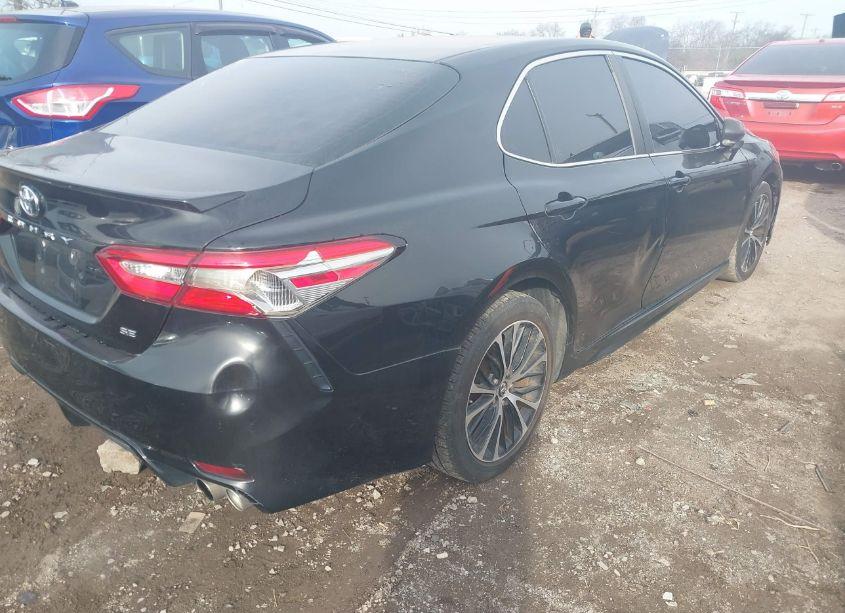 Photo 4 of 2018 Toyota Camry SE (VIN 4T1B11HK2JU148495)