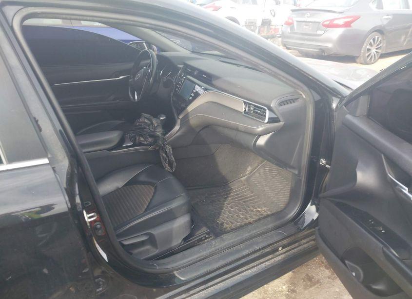 Photo 5 of 2018 Toyota Camry SE (VIN 4T1B11HK2JU148495)