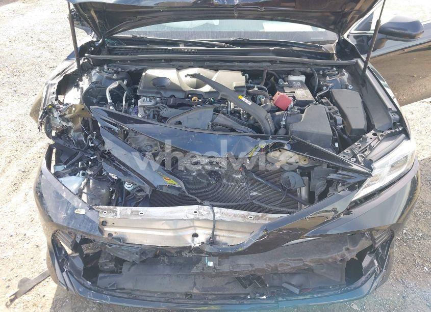 Photo 10 of 2018 Toyota Camry LE (VIN 4T1B11HK2JU151039)