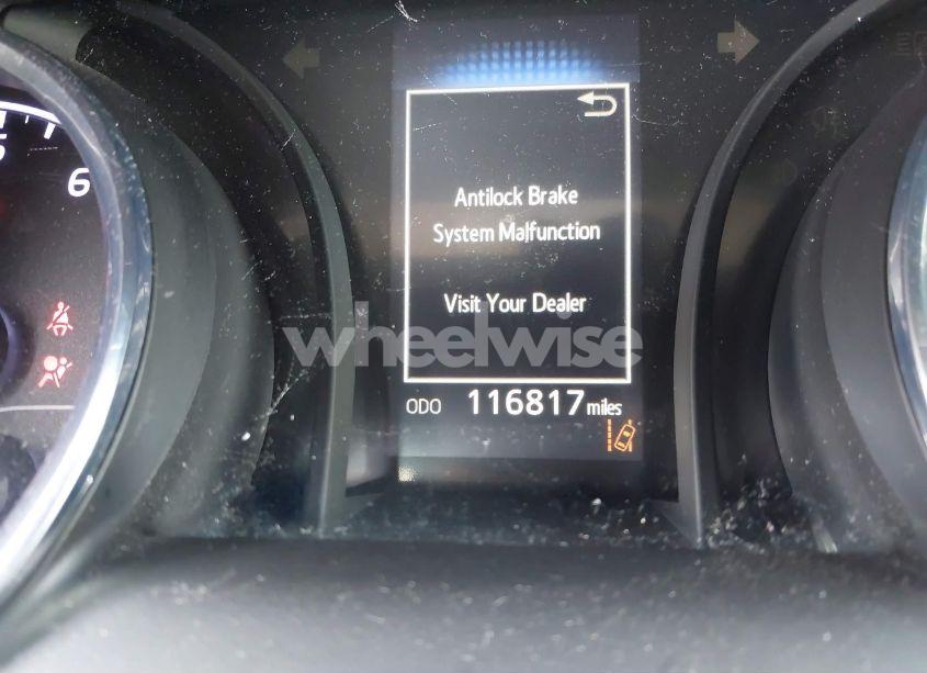 Photo 15 of 2018 Toyota Camry LE (VIN 4T1B11HK2JU151039)