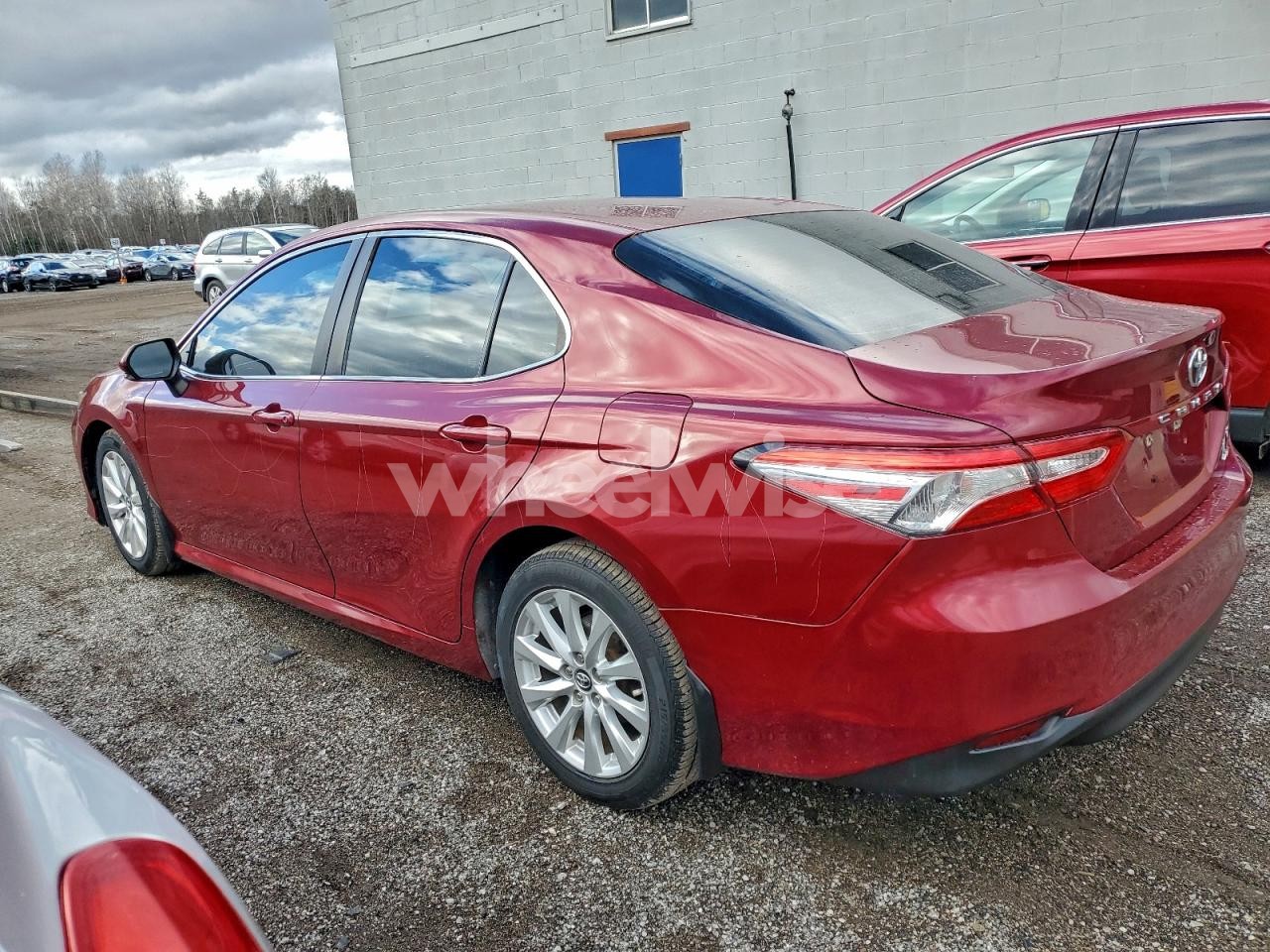 Photo 2 of 2018 TOYOTA CAMRY L (VIN 4T1B11HK2JU503598)