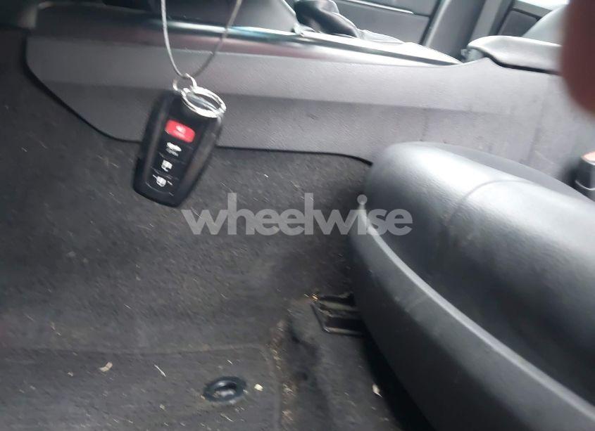 Photo 11 of 2018 Toyota Camry SE (VIN 4T1B11HK2JU515914)