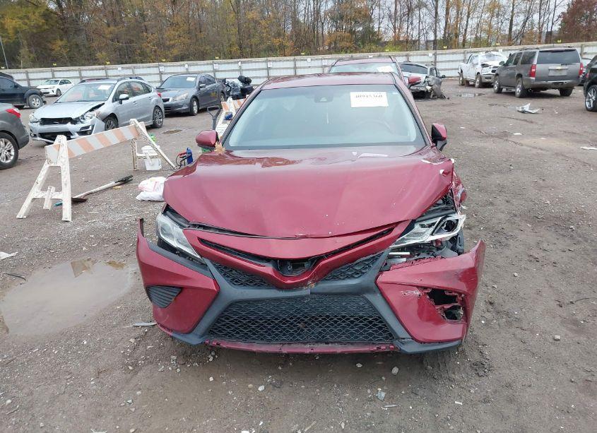 Photo 10 of 2018 Toyota Camry SE (VIN 4T1B11HK2JU516979)