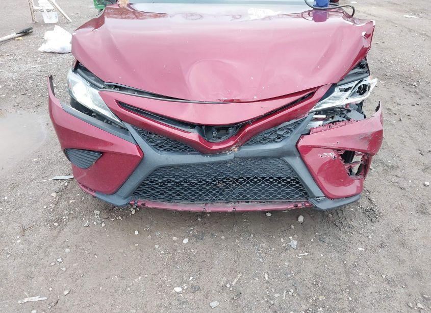 Photo 6 of 2018 Toyota Camry SE (VIN 4T1B11HK2JU516979)