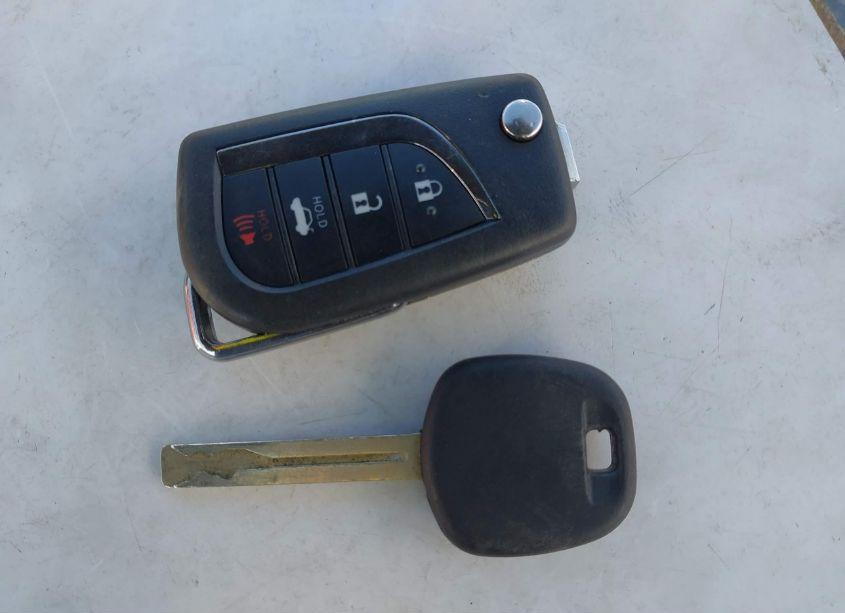 Photo 11 of 2018 Toyota Camry SE (VIN 4T1B11HK2JU517050)