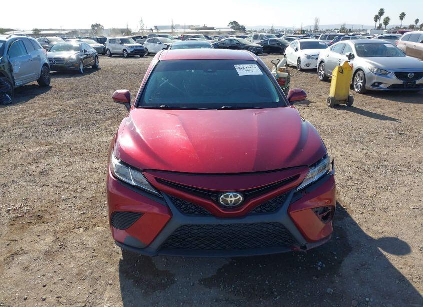 Photo 12 of 2018 Toyota Camry SE (VIN 4T1B11HK2JU517050)