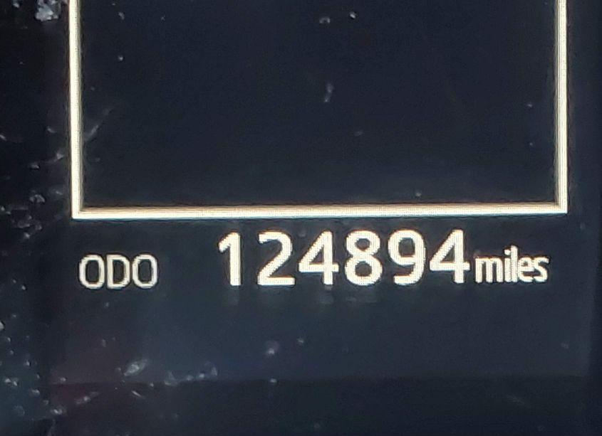 Photo 15 of 2018 Toyota Camry SE (VIN 4T1B11HK2JU517050)