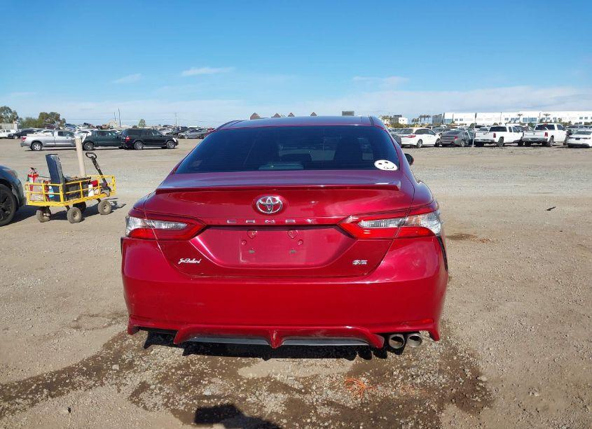 Photo 16 of 2018 Toyota Camry SE (VIN 4T1B11HK2JU517050)