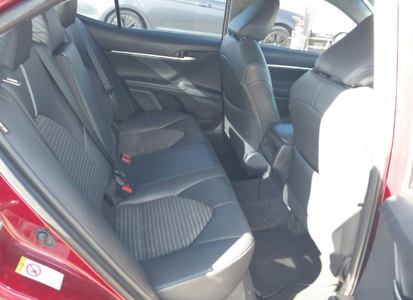 Photo 8 of 2018 Toyota Camry SE (VIN 4T1B11HK2JU517050)