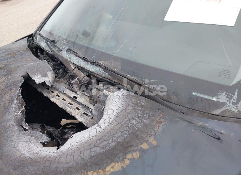 Photo 13 of 2018 Toyota Camry LE (VIN 4T1B11HK2JU522734)