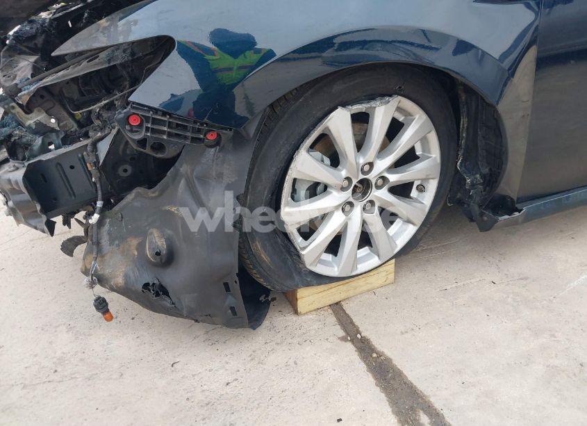 Photo 14 of 2018 Toyota Camry LE (VIN 4T1B11HK2JU522734)