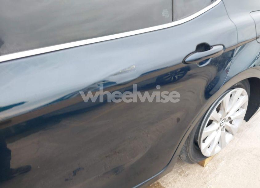 Photo 15 of 2018 Toyota Camry LE (VIN 4T1B11HK2JU522734)