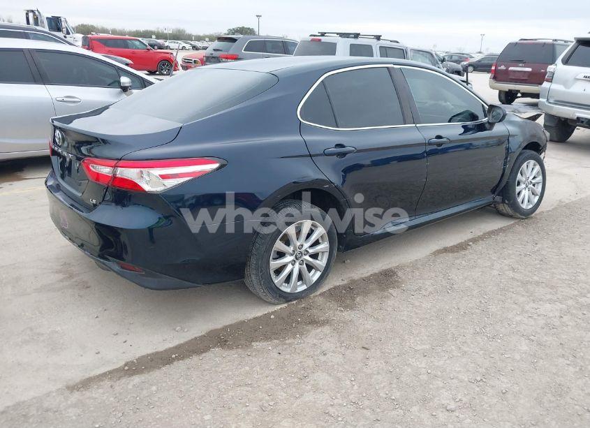 Photo 4 of 2018 Toyota Camry LE (VIN 4T1B11HK2JU522734)