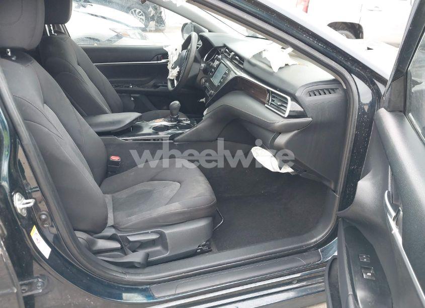 Photo 5 of 2018 Toyota Camry LE (VIN 4T1B11HK2JU522734)