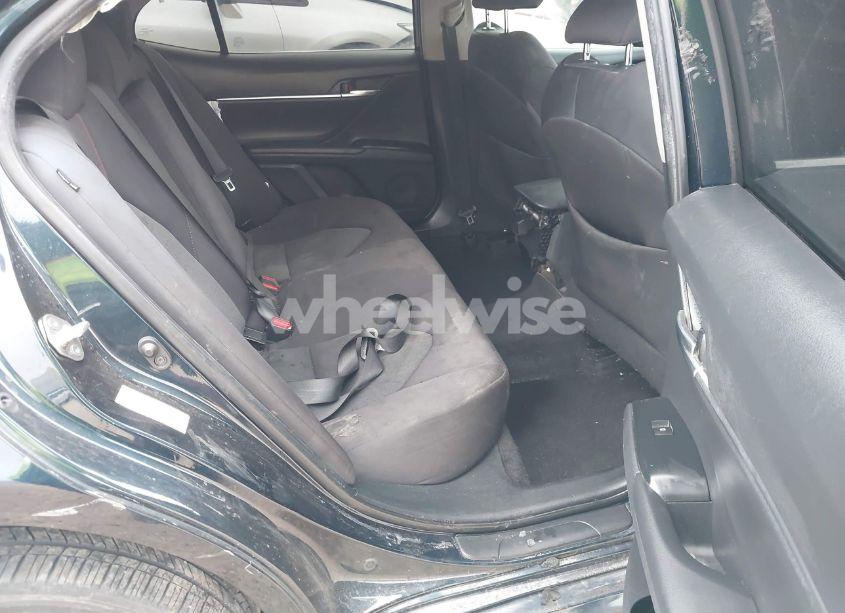 Photo 8 of 2018 Toyota Camry LE (VIN 4T1B11HK2JU522734)