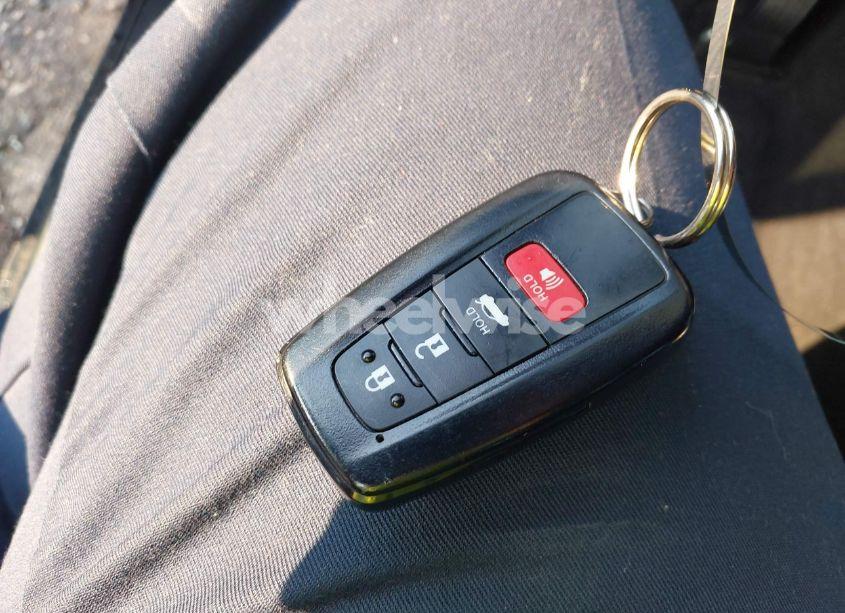 Photo 11 of 2018 Toyota Camry XLE (VIN 4T1B11HK2JU525620)