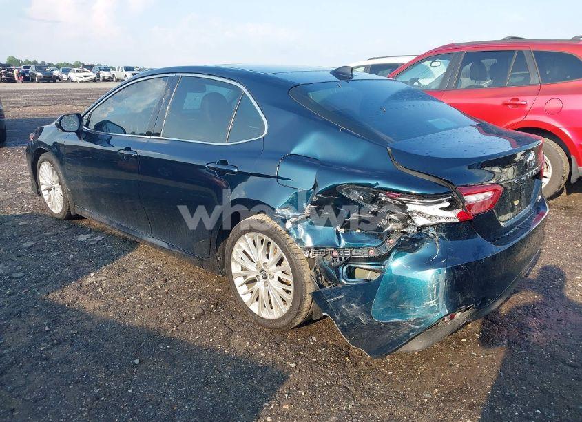 Photo 3 of 2018 Toyota Camry XLE (VIN 4T1B11HK2JU525620)