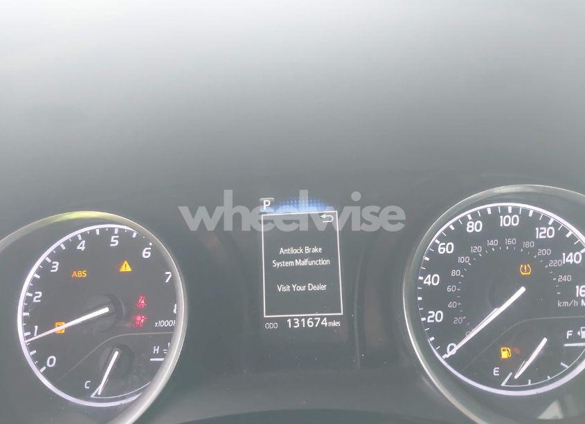 Photo 15 of 2018 Toyota Camry LE (VIN 4T1B11HK2JU529683)