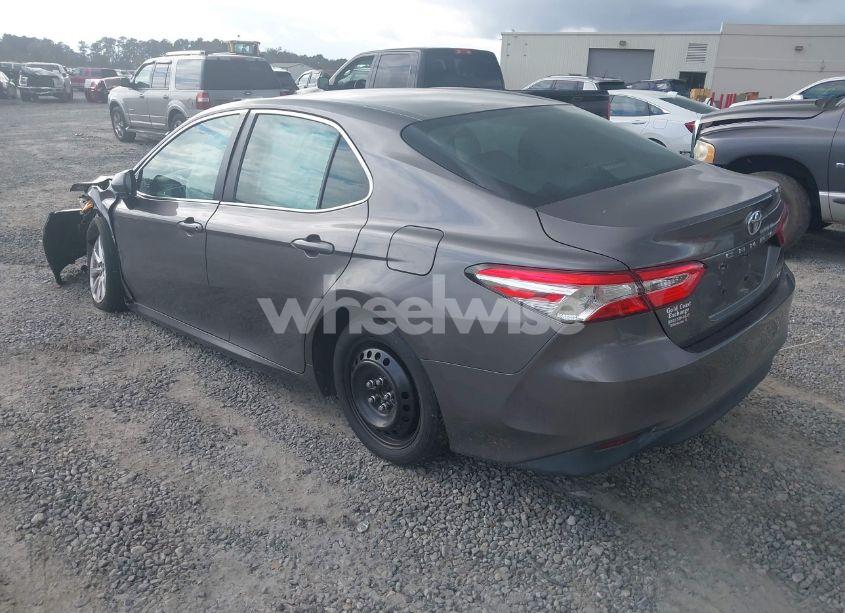 Photo 3 of 2018 Toyota Camry LE (VIN 4T1B11HK2JU529683)