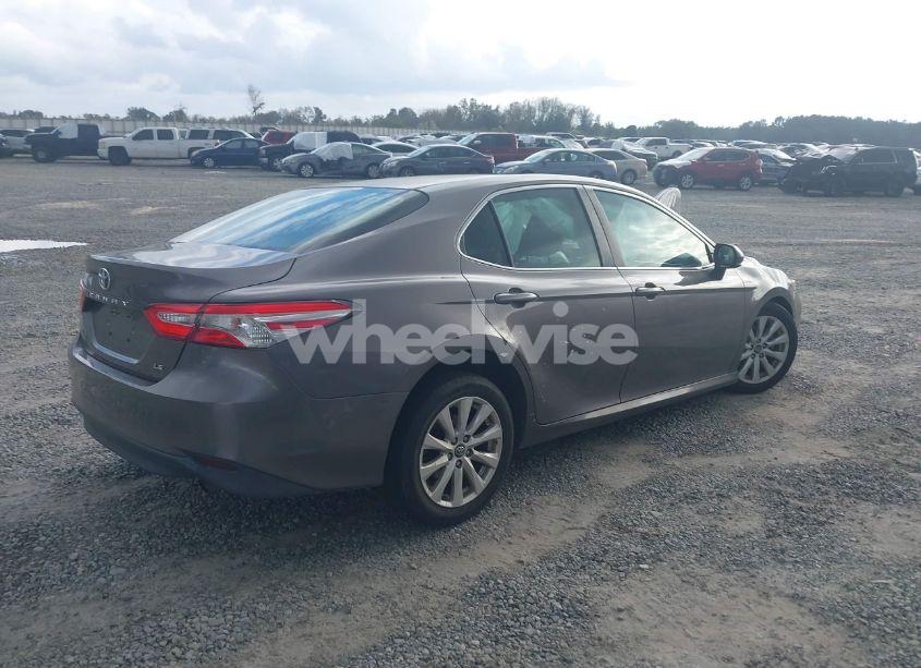 Photo 4 of 2018 Toyota Camry LE (VIN 4T1B11HK2JU529683)