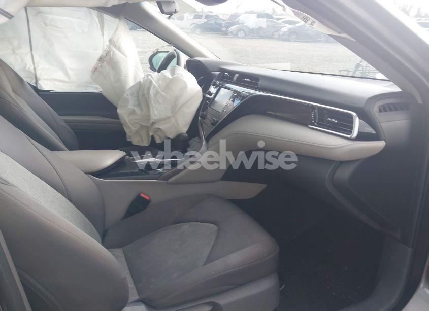 Photo 5 of 2018 Toyota Camry LE (VIN 4T1B11HK2JU529683)