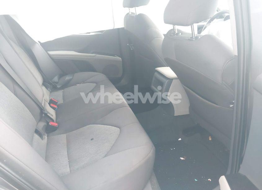 Photo 8 of 2018 Toyota Camry LE (VIN 4T1B11HK2JU529683)