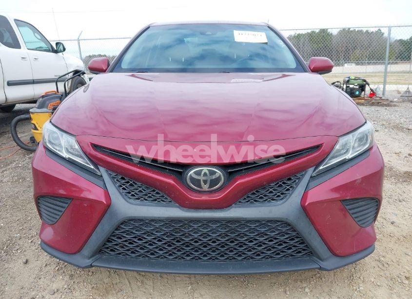 Photo 13 of 2018 Toyota Camry SE (VIN 4T1B11HK2JU549643)